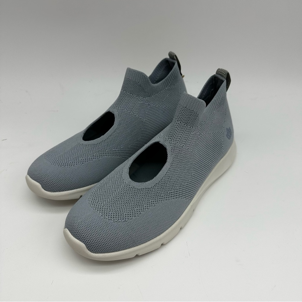 Women’s new gray Spenco slip on slide on sneakers tennis shoes size 8‎
